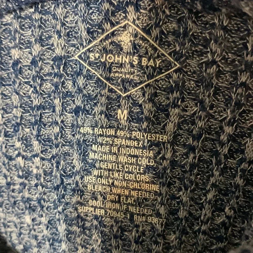 3for$20 sweater medium  - Picture 4 of 4